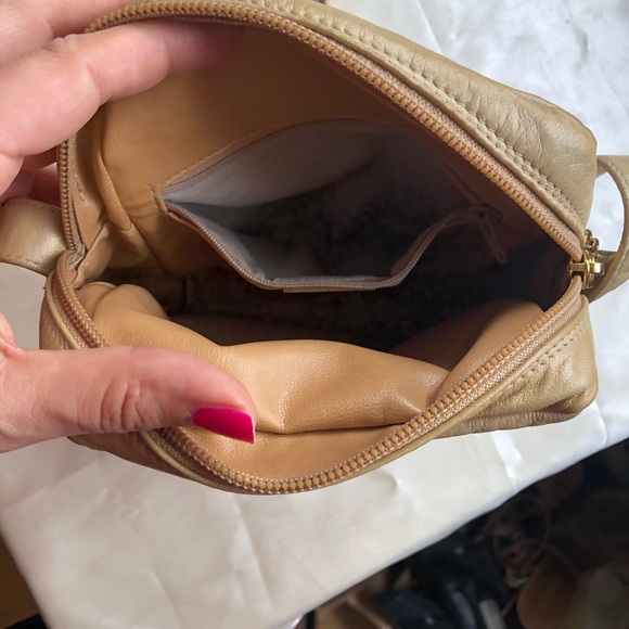 Cross Body Purse - Picture 3 of 3